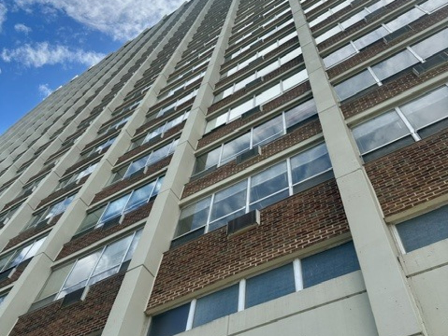 6171 North Sheridan Road Chicago IL 60660