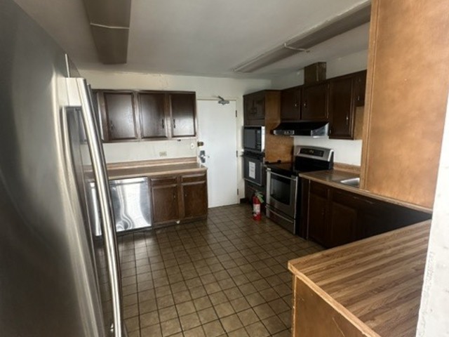 6171 North Sheridan Road Chicago IL 60660
