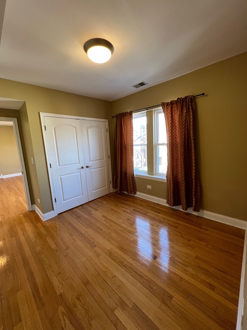 7411 North Hoyne Avenue Chicago IL 60645