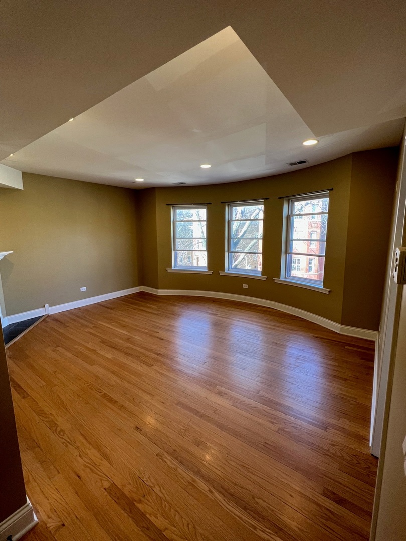 7411 North Hoyne Avenue Chicago IL 60645