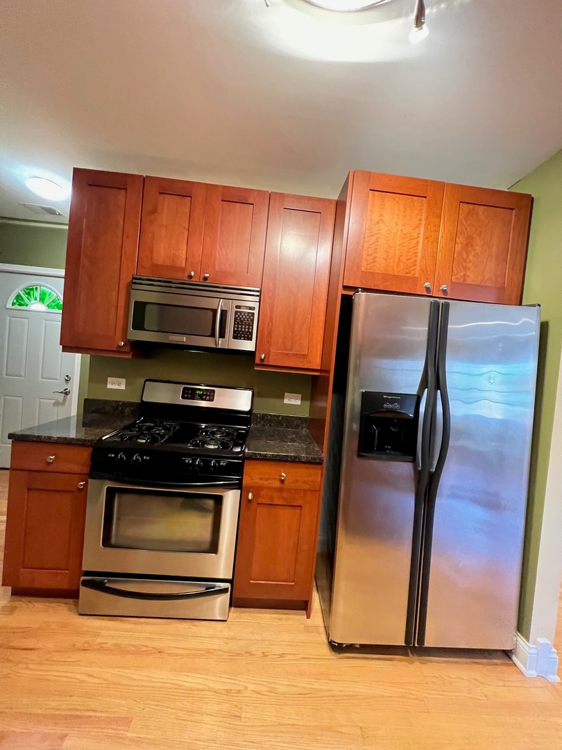 7411 North Hoyne Avenue Chicago IL 60645