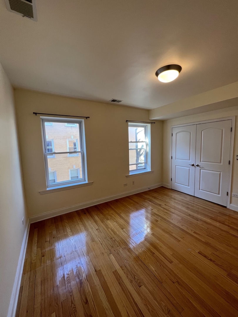 7411 North Hoyne Avenue Chicago IL 60645