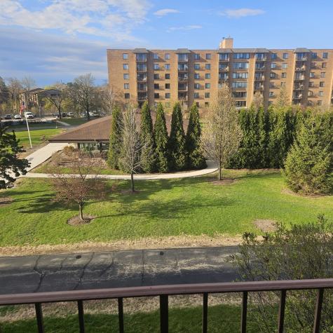 1717 West Crystal Lane Mount Prospect IL 60056