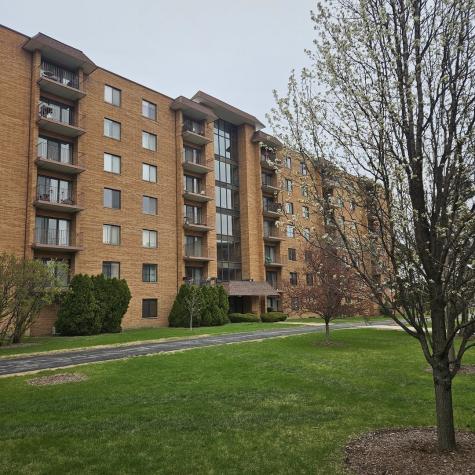 1717 West Crystal Lane Mount Prospect IL 60056