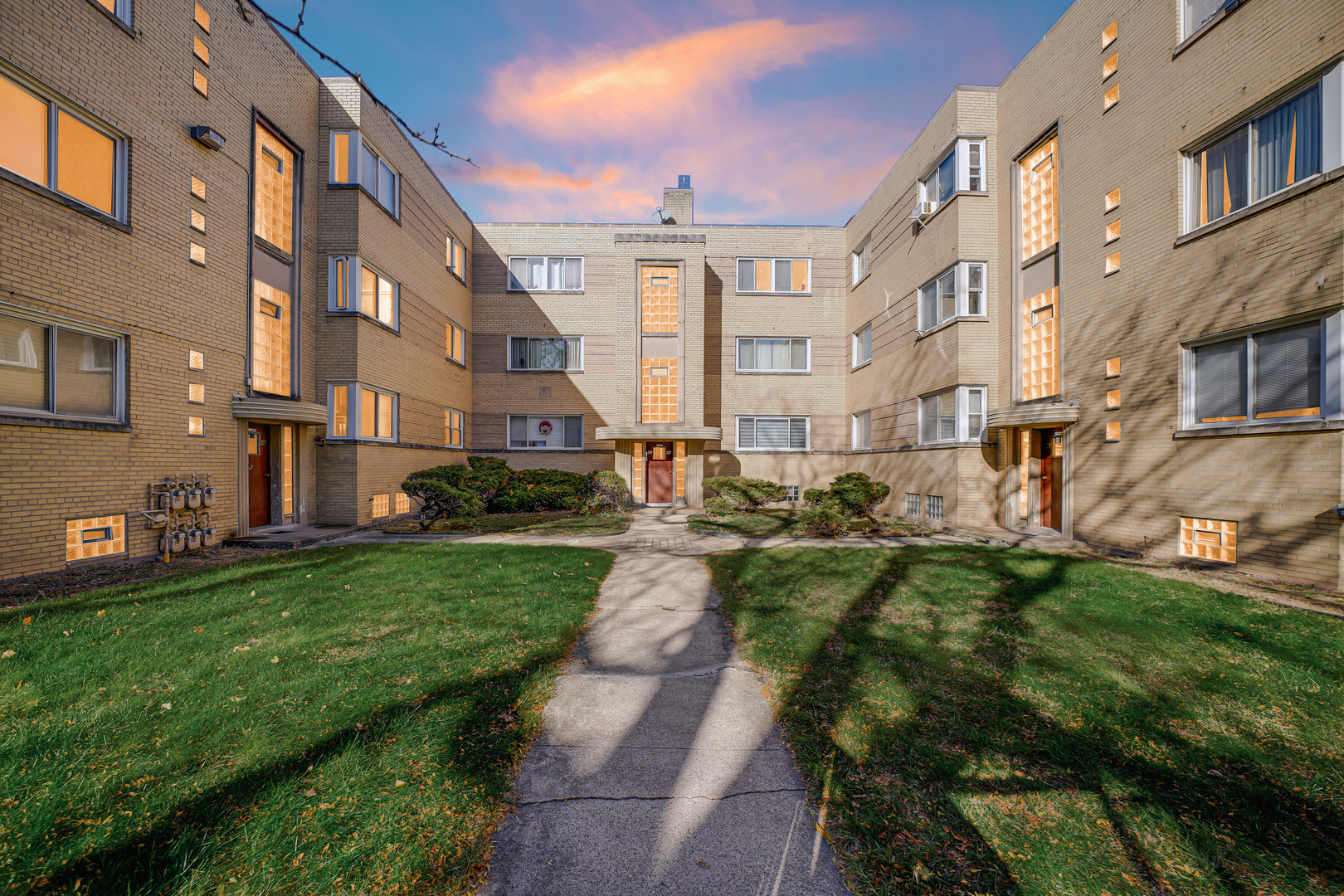 2046 East 72nd Place Chicago IL 60649