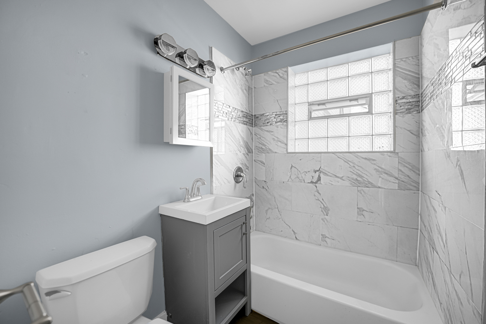 2046 East 72nd Place Chicago IL 60649