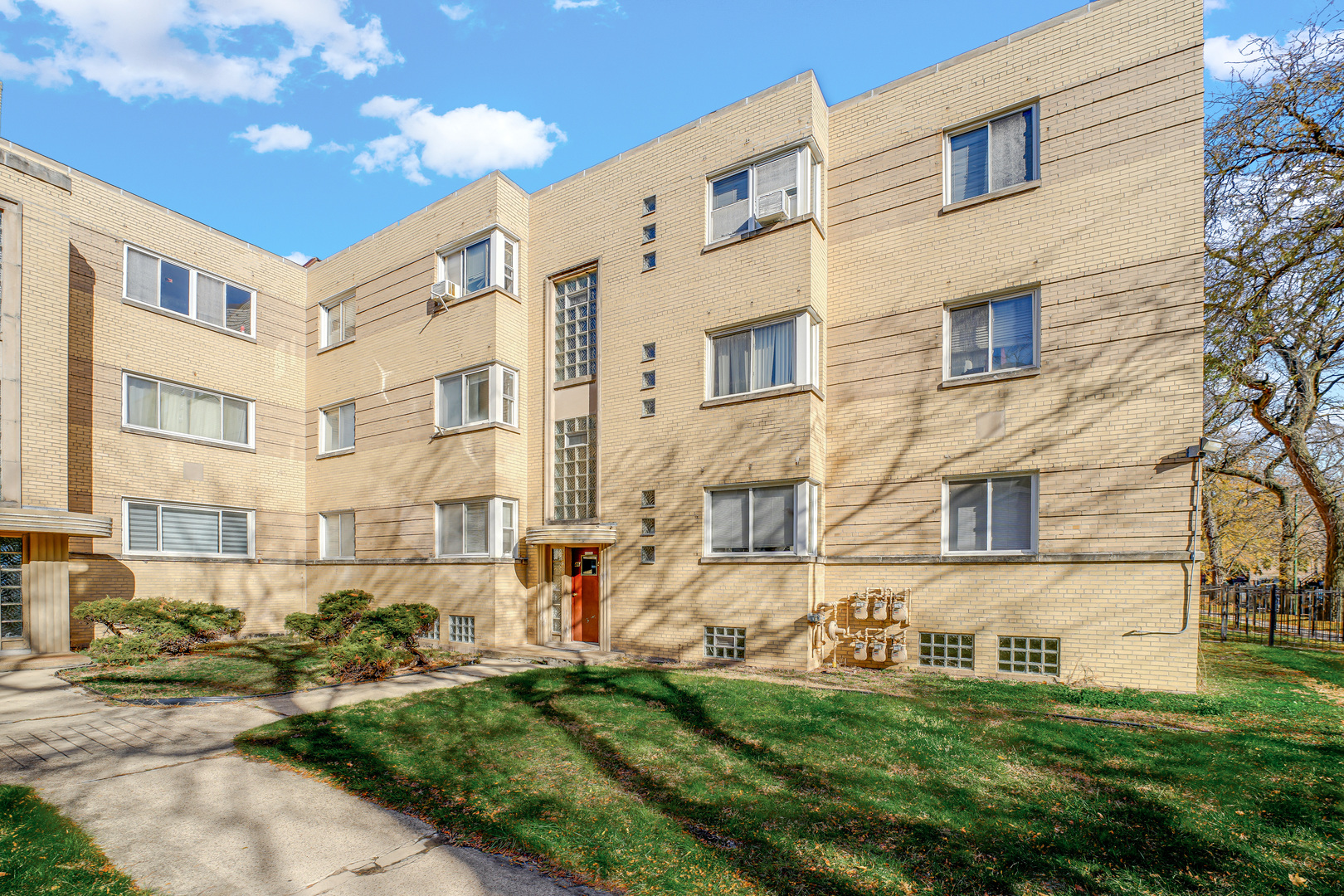 2046 East 72nd Place Chicago IL 60649