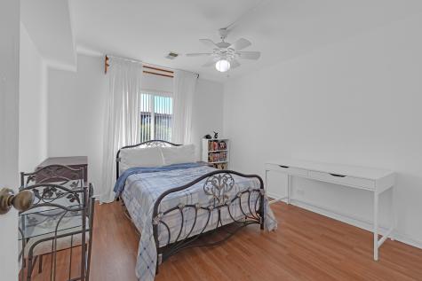 9480 Bay Colony Drive Des Plaines IL 60016