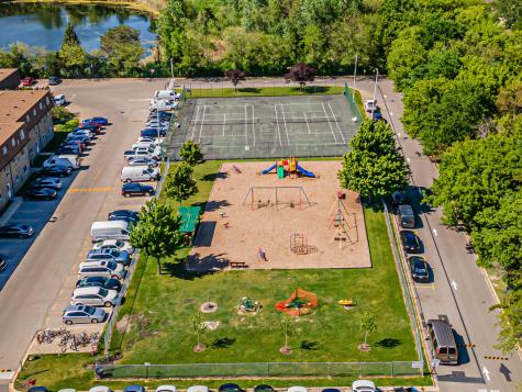 9480 Bay Colony Drive Des Plaines IL 60016