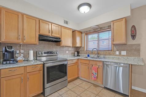 9480 Bay Colony Drive Des Plaines IL 60016
