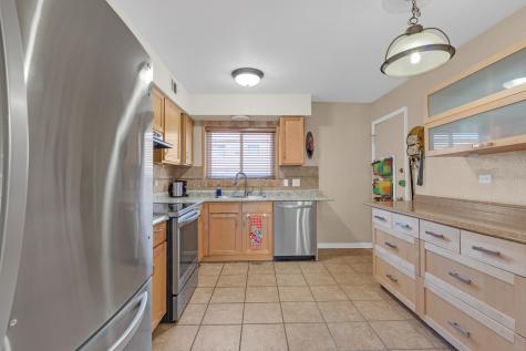 9480 Bay Colony Drive Des Plaines IL 60016