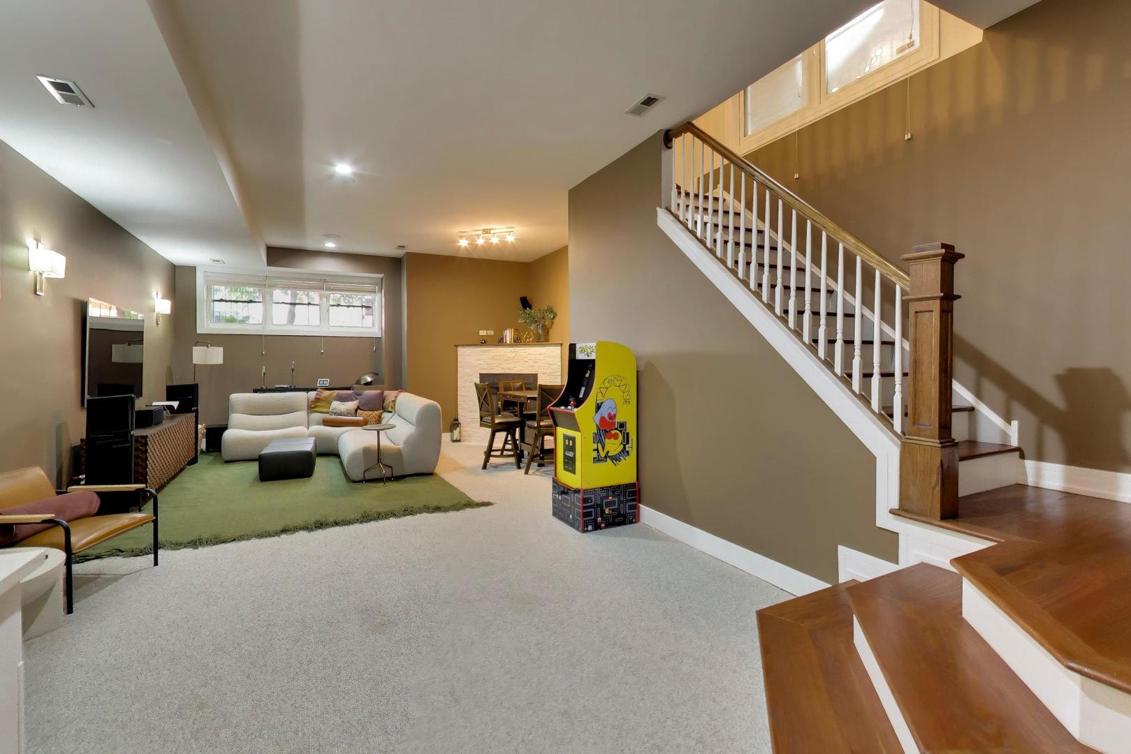 1247 North Rockwell Street Chicago IL 60622