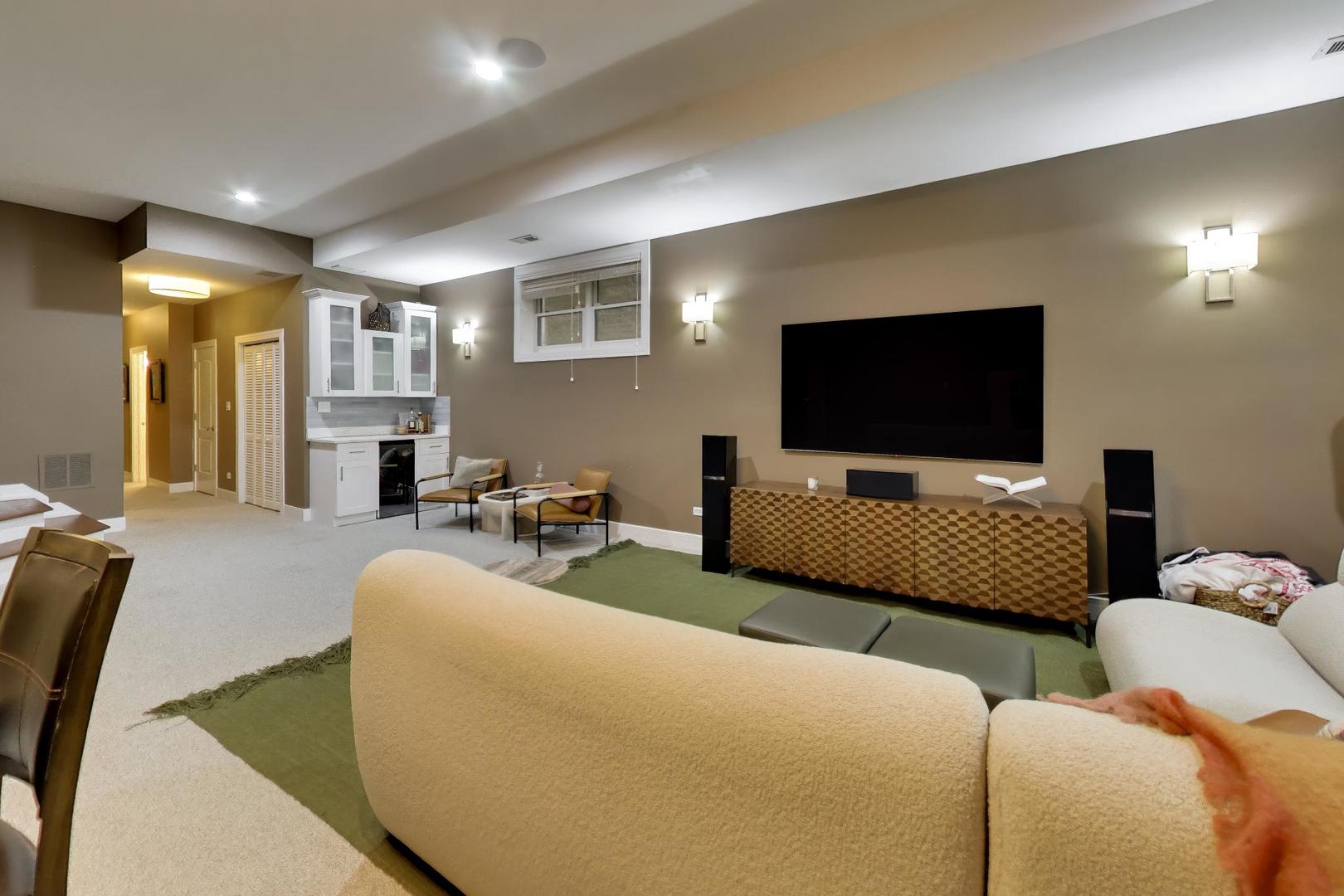 1247 North Rockwell Street Chicago IL 60622