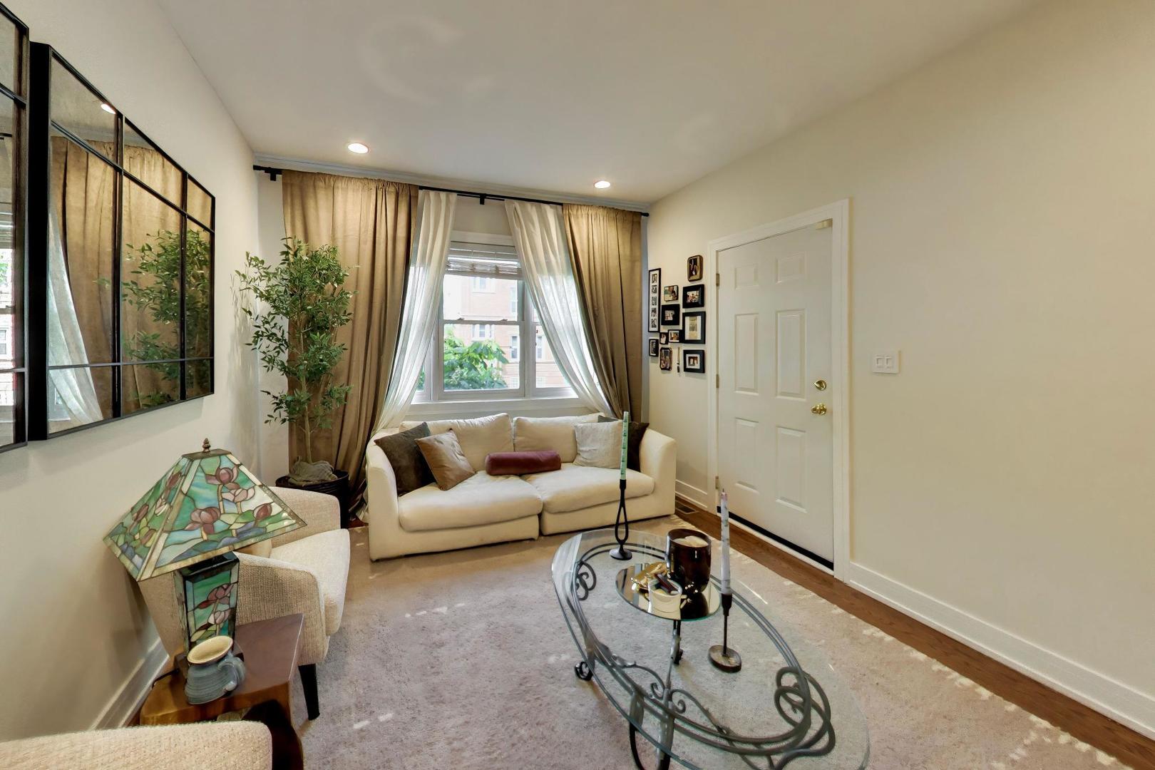 1247 North Rockwell Street Chicago IL 60622