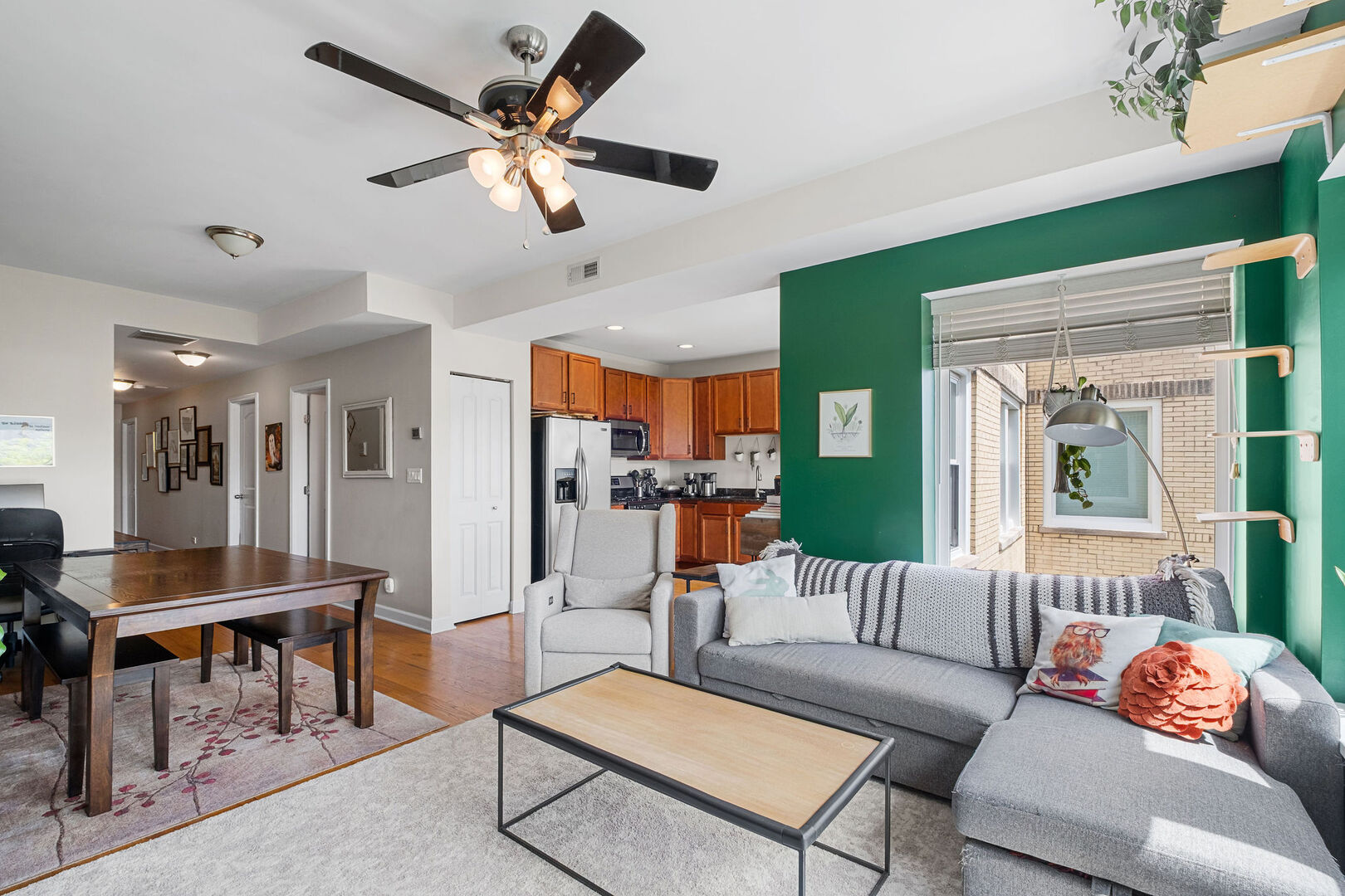 3104 West Leland Avenue Chicago IL 60625