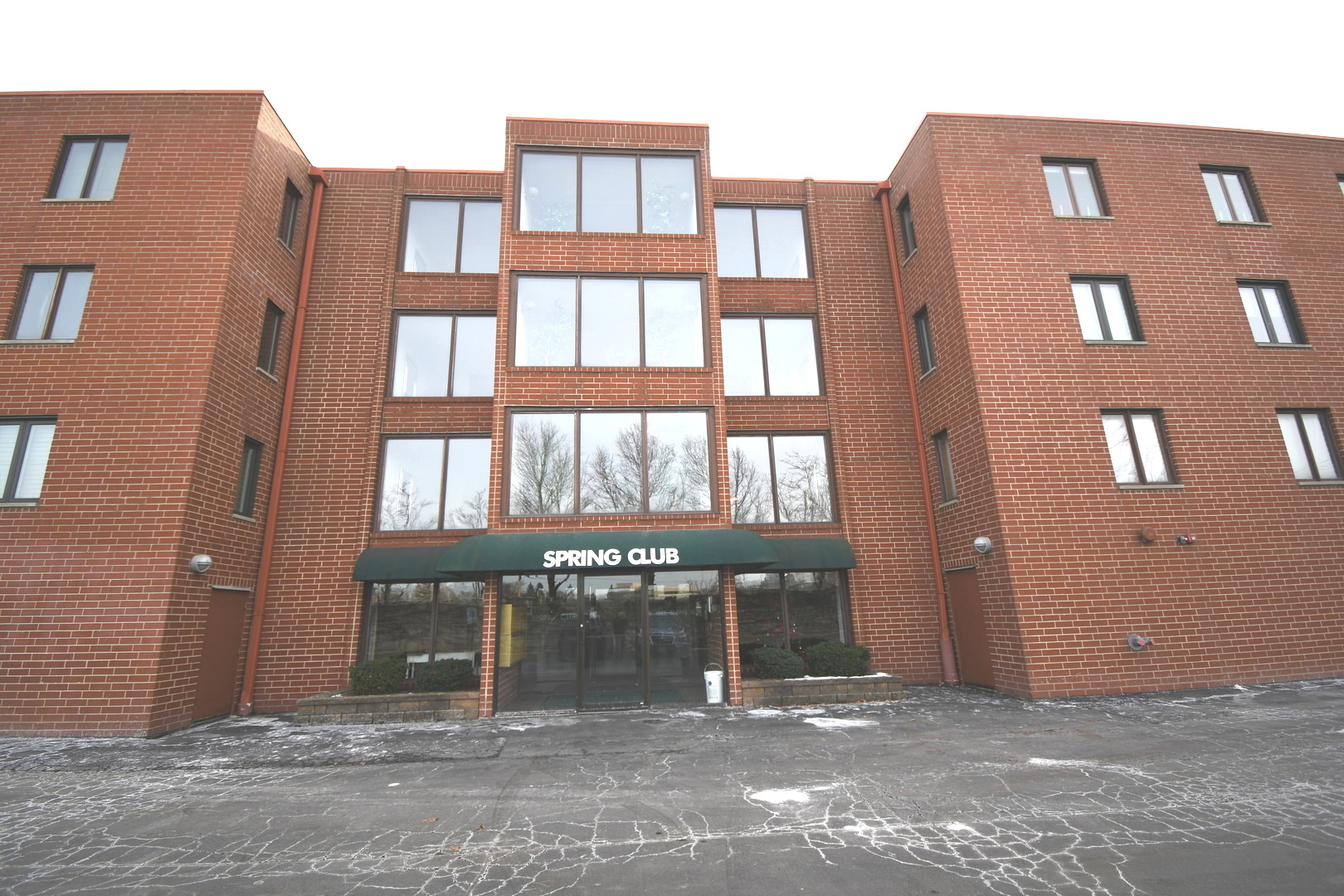 1S045 Spring Road Oakbrook Terrace IL 60181