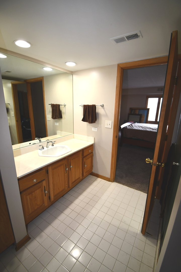 1S045 Spring Road Oakbrook Terrace IL 60181