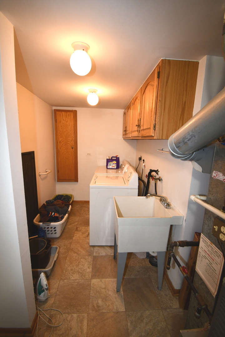 1S045 Spring Road Oakbrook Terrace IL 60181
