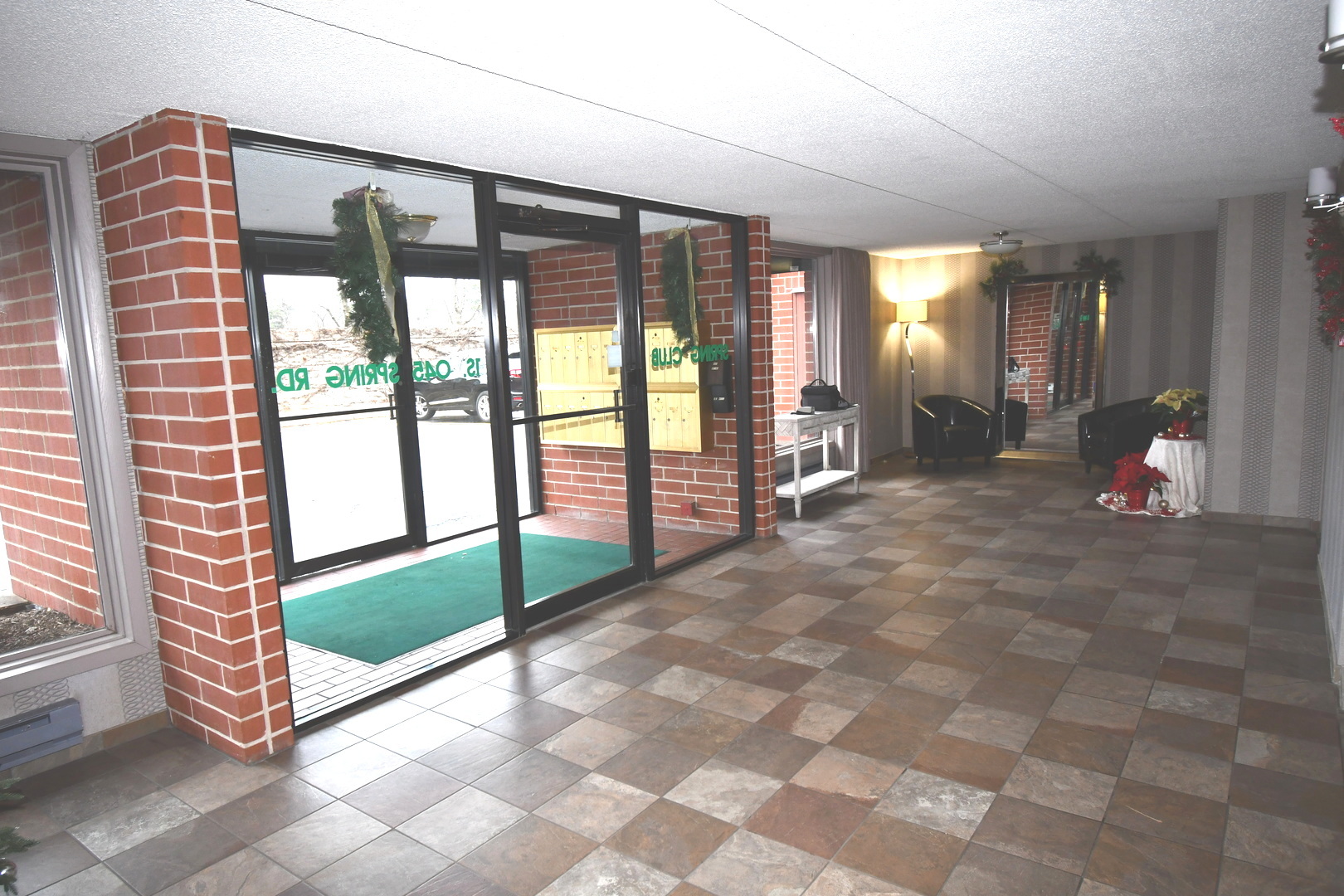 1S045 Spring Road Oakbrook Terrace IL 60181