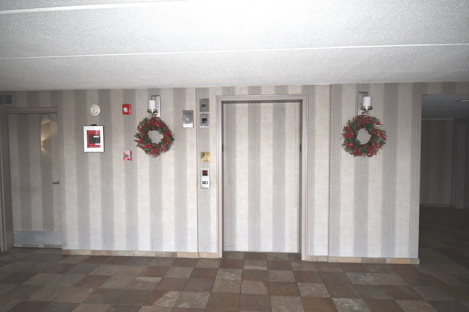 1S045 Spring Road Oakbrook Terrace IL 60181