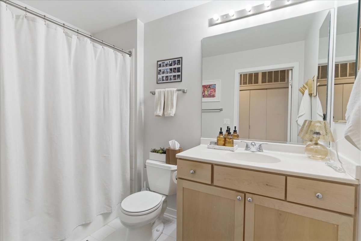 1000 North Kingsbury Street Chicago IL 60610