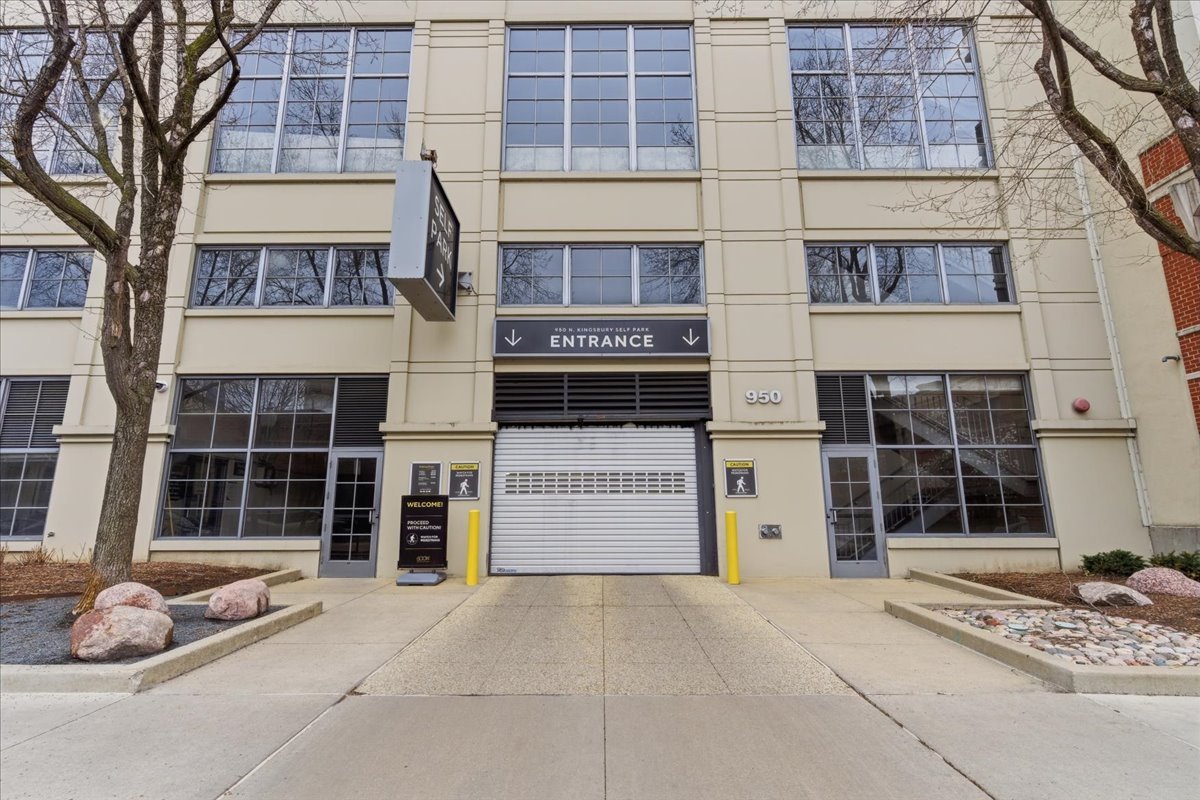 1000 North Kingsbury Street Chicago IL 60610