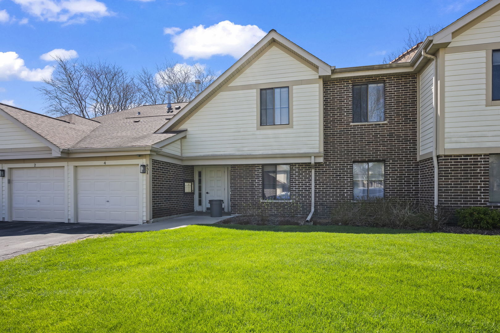 831 East Coach Road Palatine IL 60074