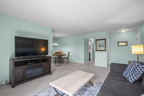 831 East Coach Road Palatine IL 60074