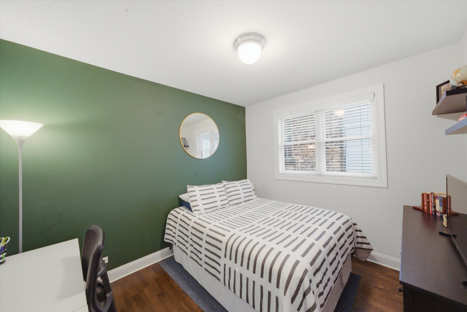 3353 North Seminary Avenue Chicago IL 60657