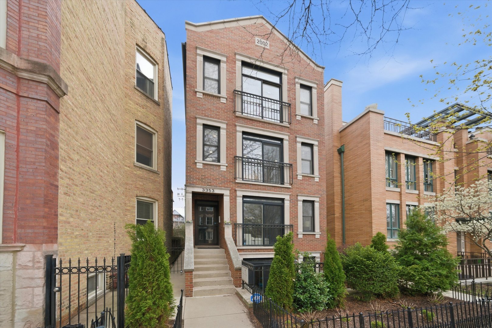 3353 North Seminary Avenue Chicago IL 60657