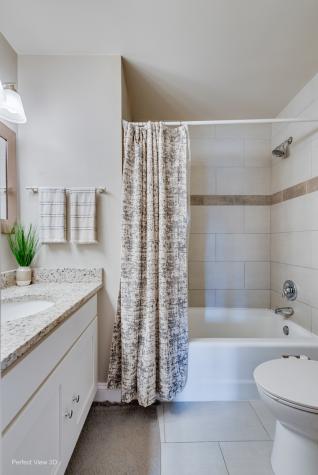9342 Landings Lane Des Plaines IL 60016