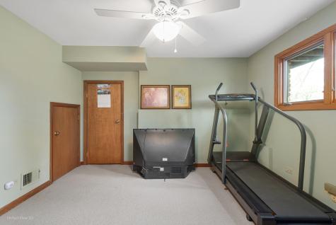 9342 Landings Lane Des Plaines IL 60016