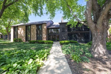 740 Saint Andrews Lane Crystal Lake IL 60014