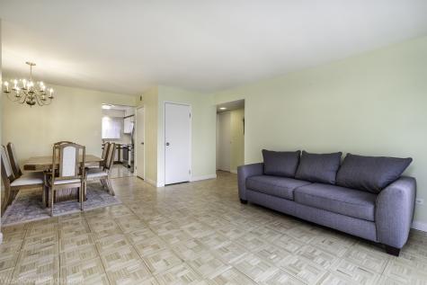 9448 Bay Colony Drive Des Plaines IL 60016