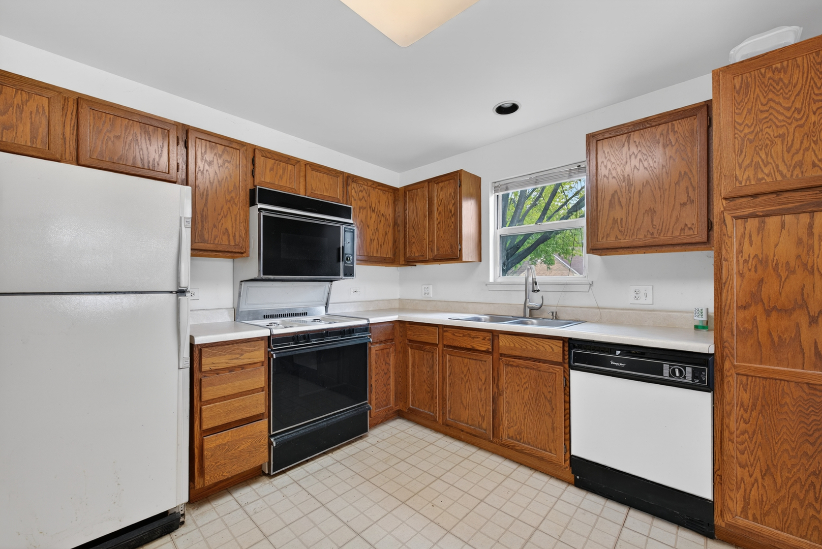 2845 Meadow Lane Schaumburg IL 60193