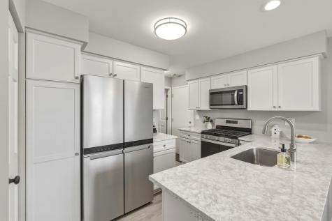 1934 North Charter Point Drive Arlington Heights IL 60004