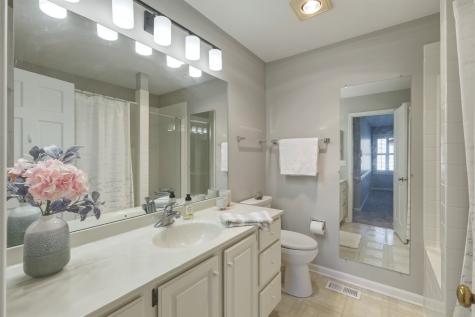 1934 North Charter Point Drive Arlington Heights IL 60004