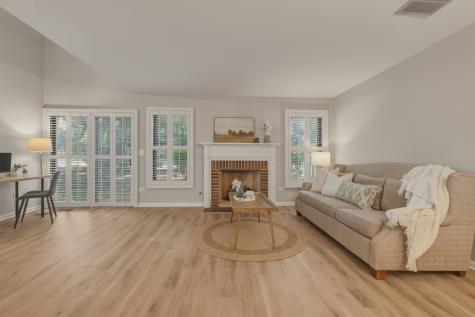 1934 North Charter Point Drive Arlington Heights IL 60004