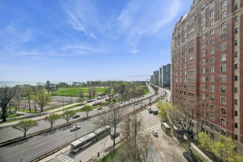3900 North Lake Shore Drive Chicago IL 60613