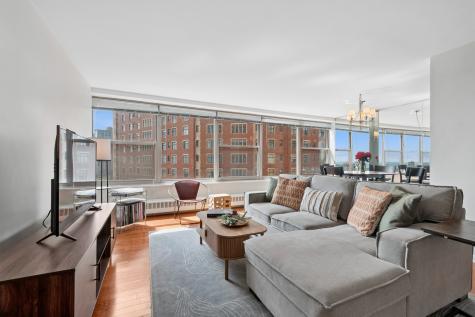 3900 North Lake Shore Drive Chicago IL 60613