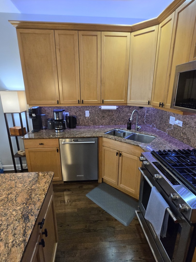 1915 South State Street Chicago IL 60616