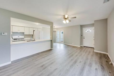 1536 Cornell Circle Hoffman Estates IL 60169