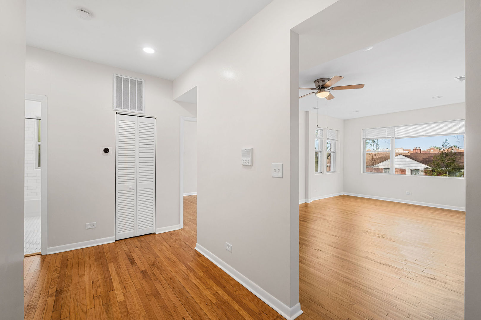 4859 North Harding Avenue Chicago IL 60625