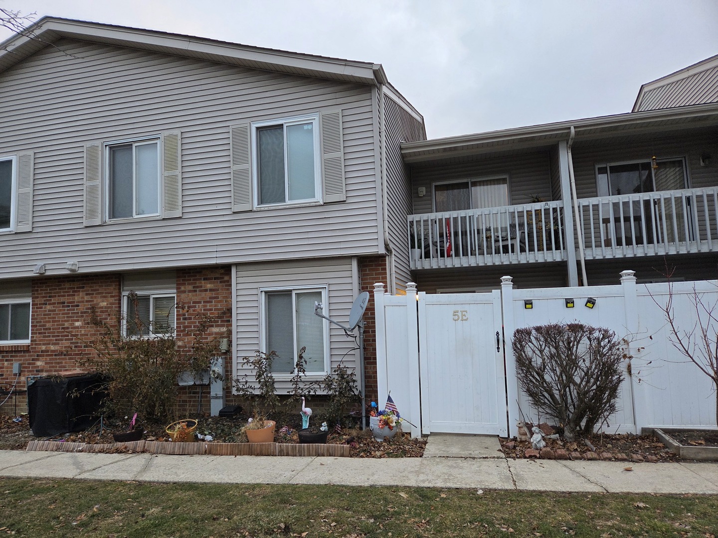 5 East Fernwood Drive Bolingbrook IL 60440