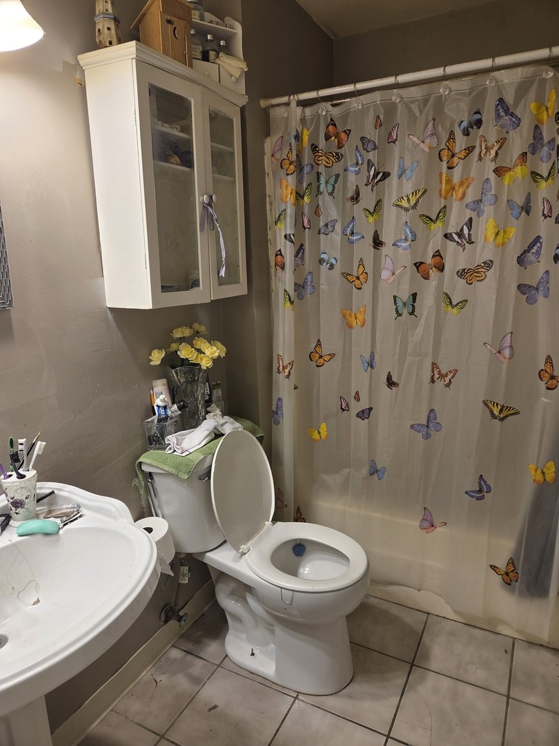 5 East Fernwood Drive Bolingbrook IL 60440