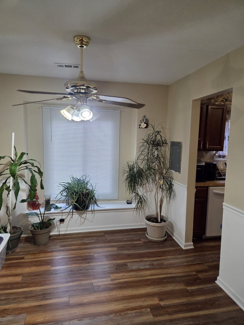 5 East Fernwood Drive Bolingbrook IL 60440