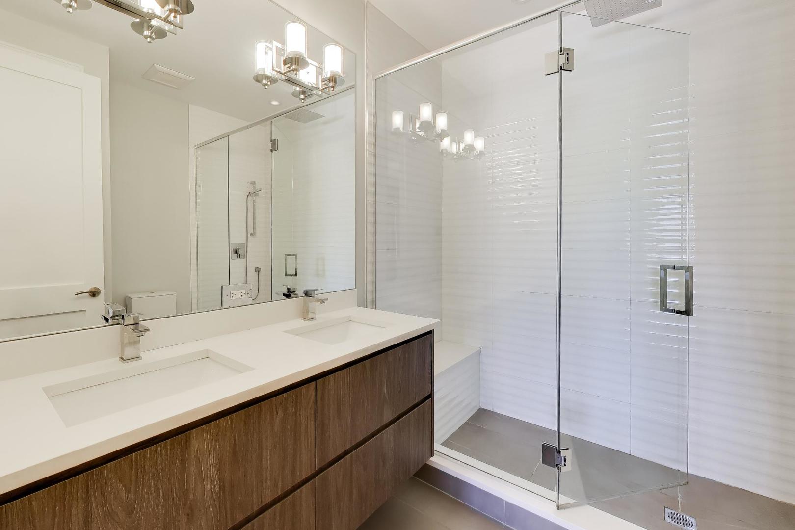 826 West Cullerton Street Chicago IL 60608