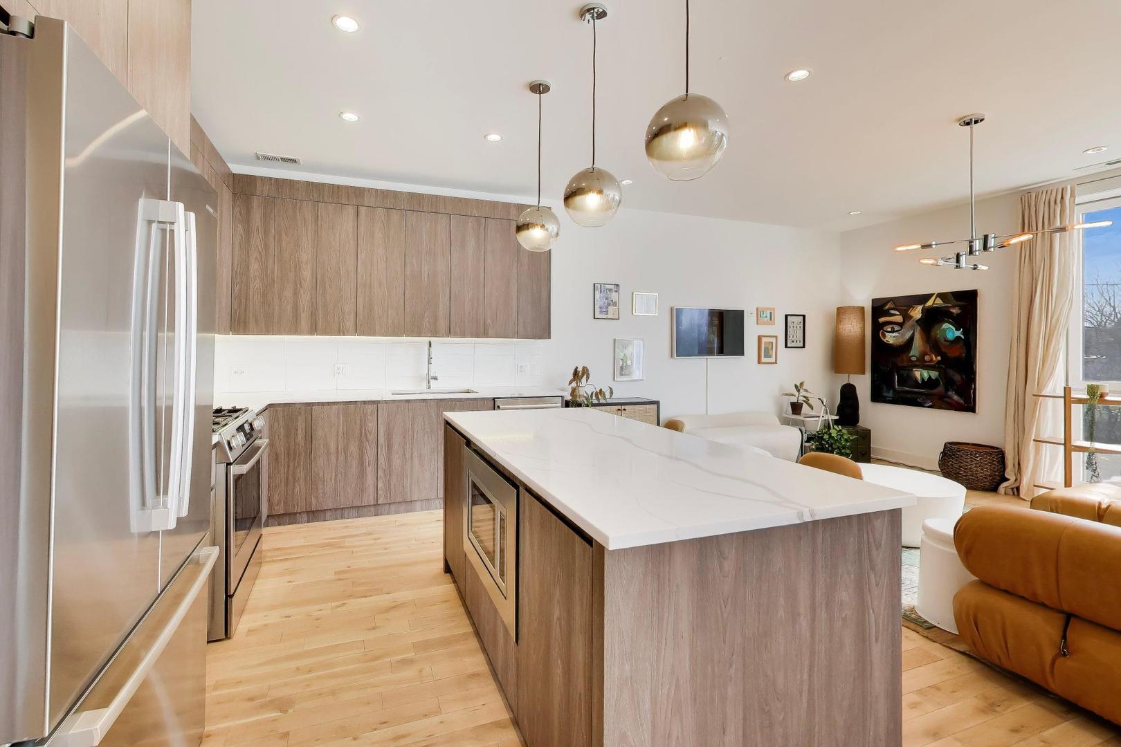 826 West Cullerton Street Chicago IL 60608