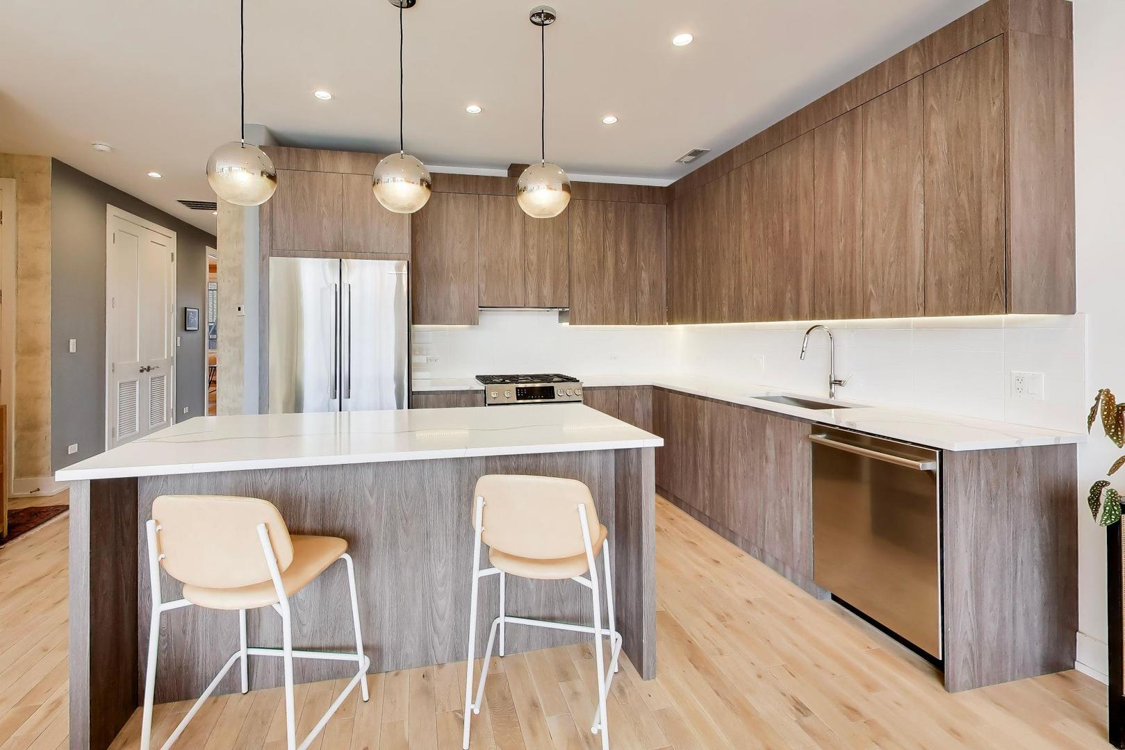 826 West Cullerton Street Chicago IL 60608