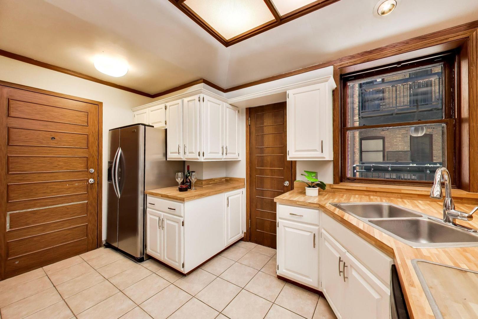 674 West Irving Park Road Chicago IL 60613